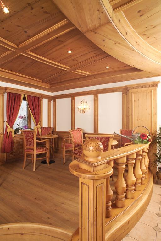 Hotel Flora Selva di Val Gardena Exterior foto