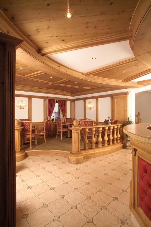 Hotel Flora Selva di Val Gardena Exterior foto