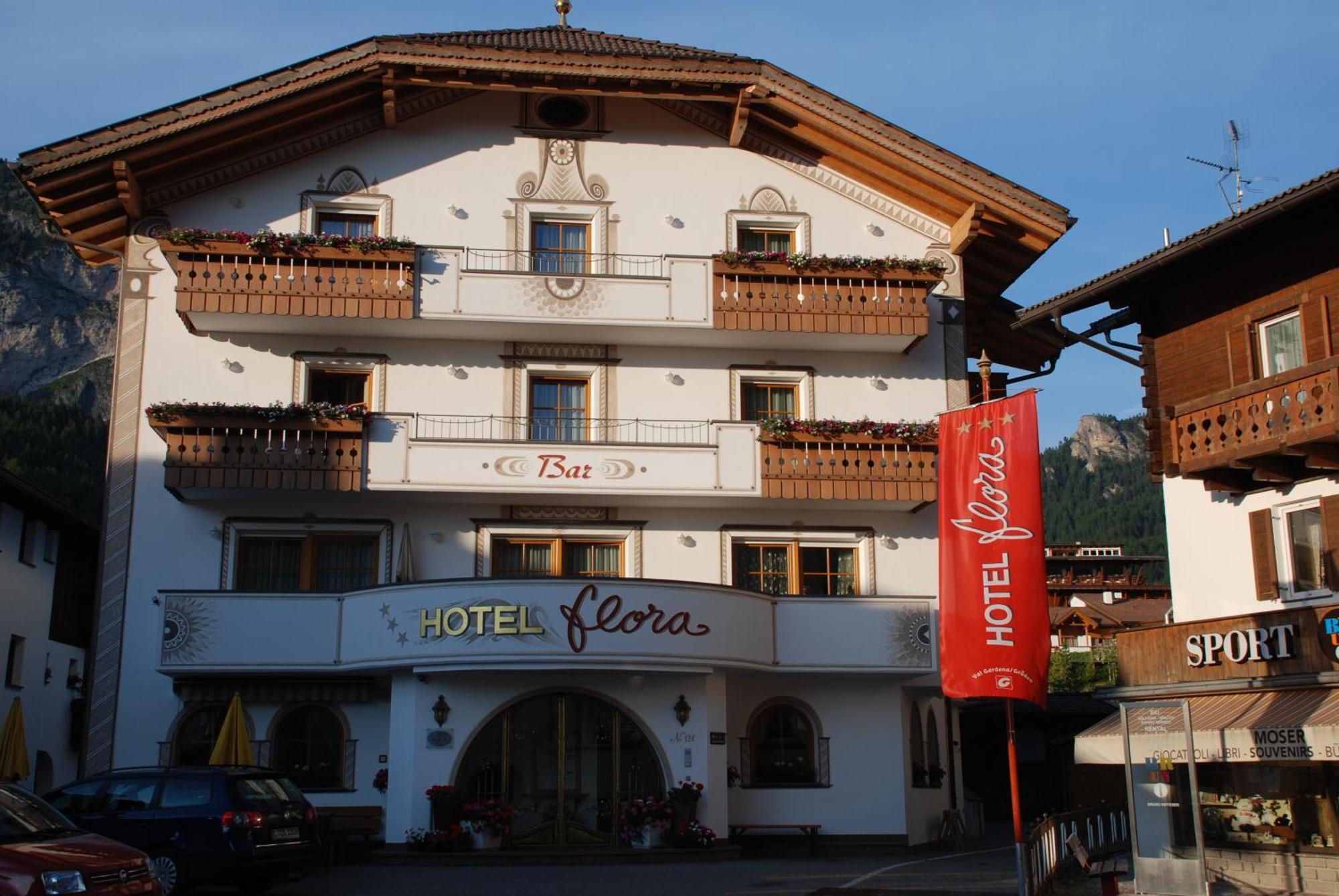 Hotel Flora Selva di Val Gardena Exterior foto